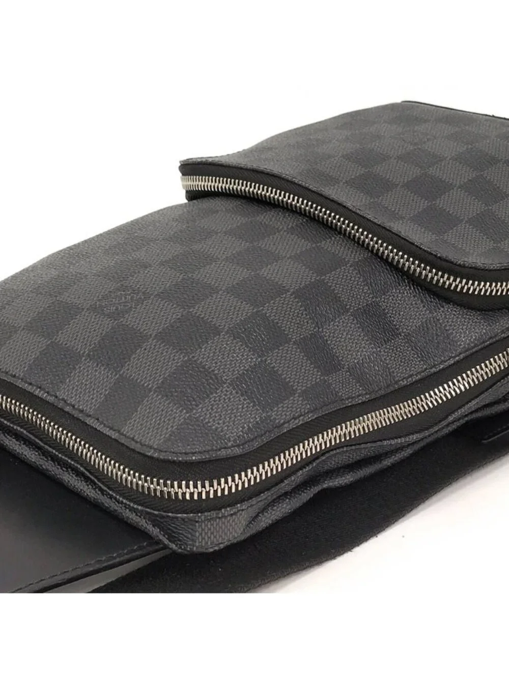 Louis Vuitton Avenue Sling Bag Damier Graphite
